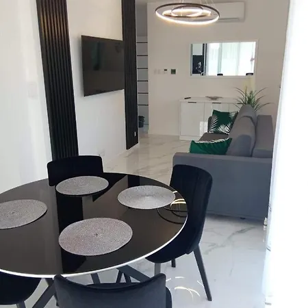 Z Bocznym Widokiem Na Morze W Kompleksie Hevenia Apartment Rewal